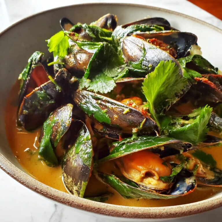 Thai Coconut Curry Mussels Recipe
